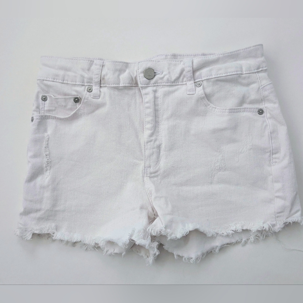 Tractr Weekender Short With Frayed Hem